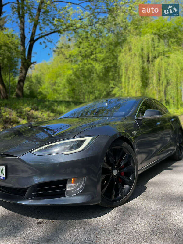 Лифтбек Tesla Model S 2016 в Тернополе