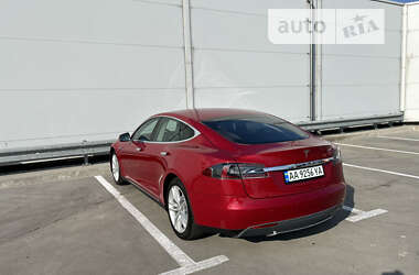 Ліфтбек Tesla Model S 2014 в Києві