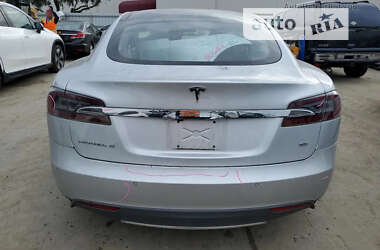 Лифтбек Tesla Model S 2014 в Львове