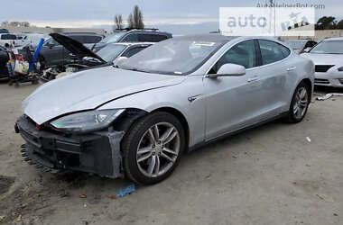 Лифтбек Tesla Model S 2014 в Львове