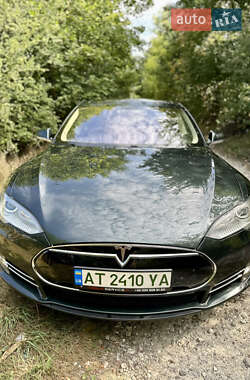Лифтбек Tesla Model S 2013 в 