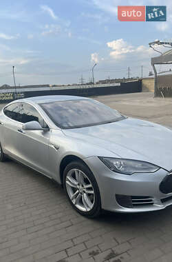 Лифтбек Tesla Model S 2013 в Городенке