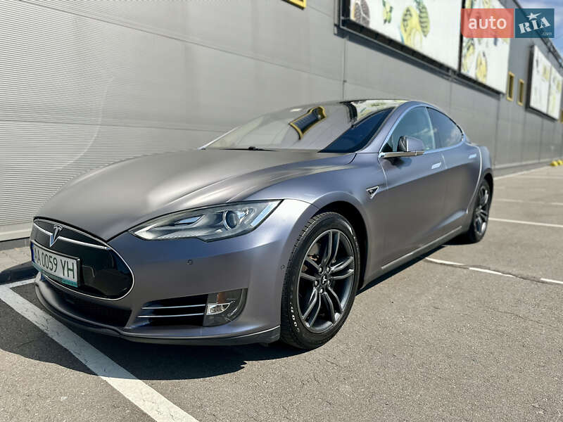 Лифтбек Tesla Model S 2014 в Киеве