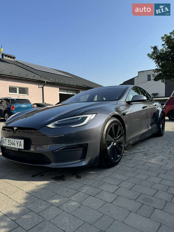 Tesla Model S 2021