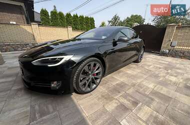 Лифтбек Tesla Model S 2019 в 