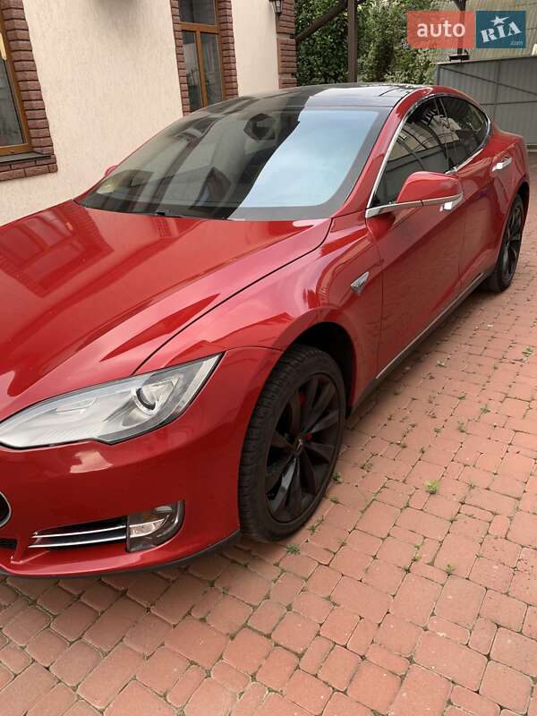 Tesla Model S 2013