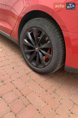 Лифтбек Tesla Model S 2013 в Киеве