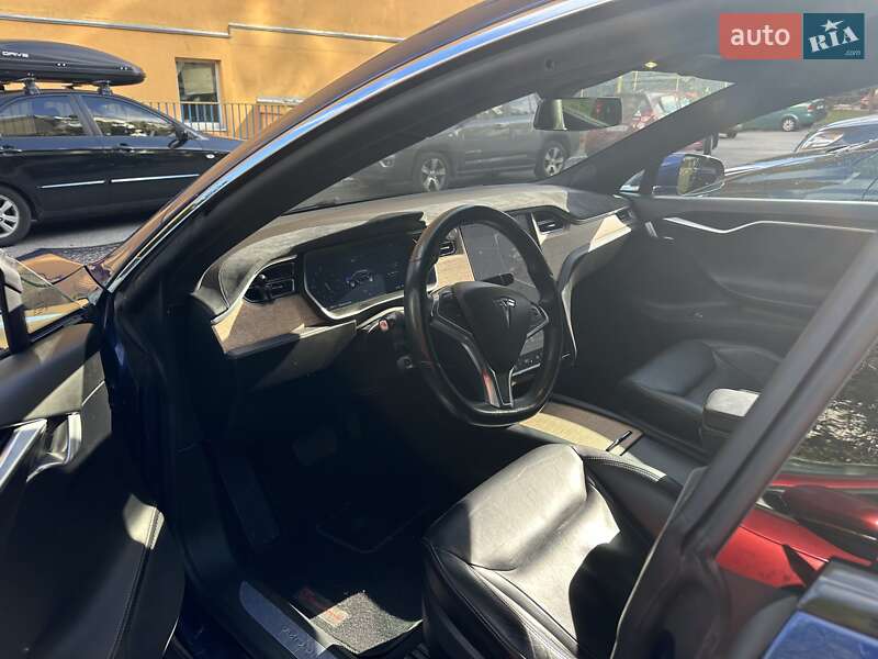 Лифтбек Tesla Model S 2016 в Киеве