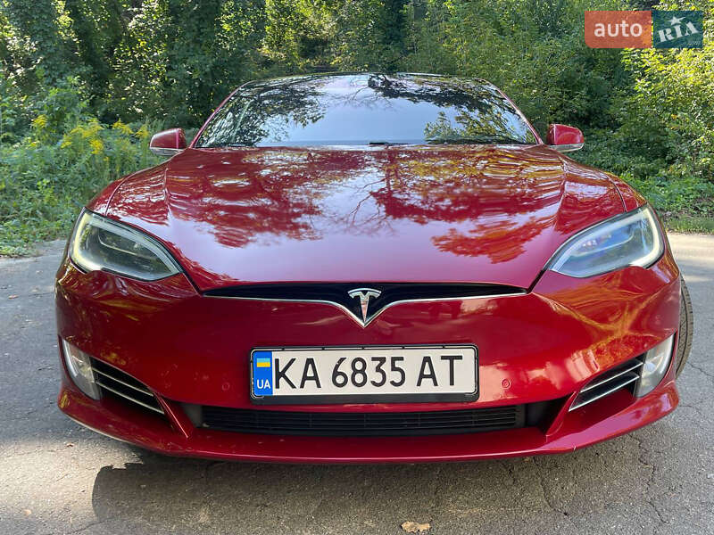 Ліфтбек Tesla Model S 2017 в Києві