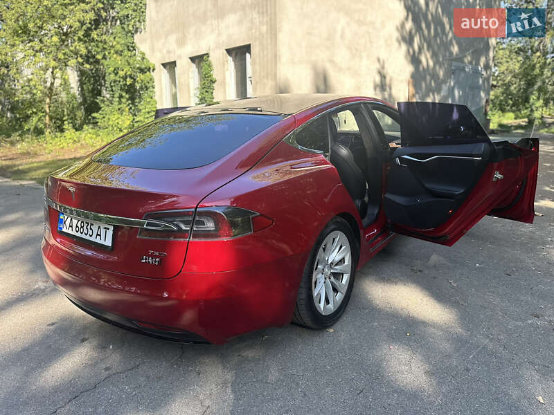 Ліфтбек Tesla Model S 2017 в Києві