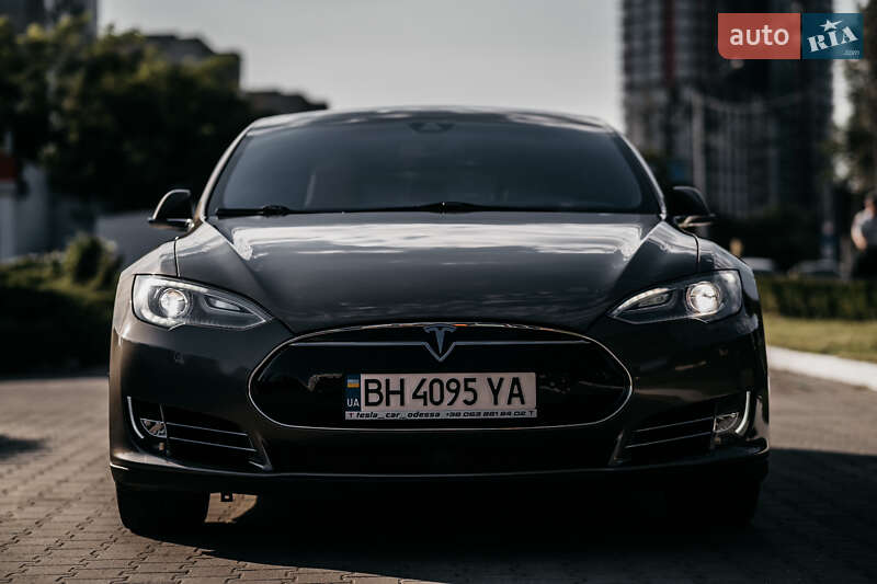 Лифтбек Tesla Model S 2015 в Одессе
