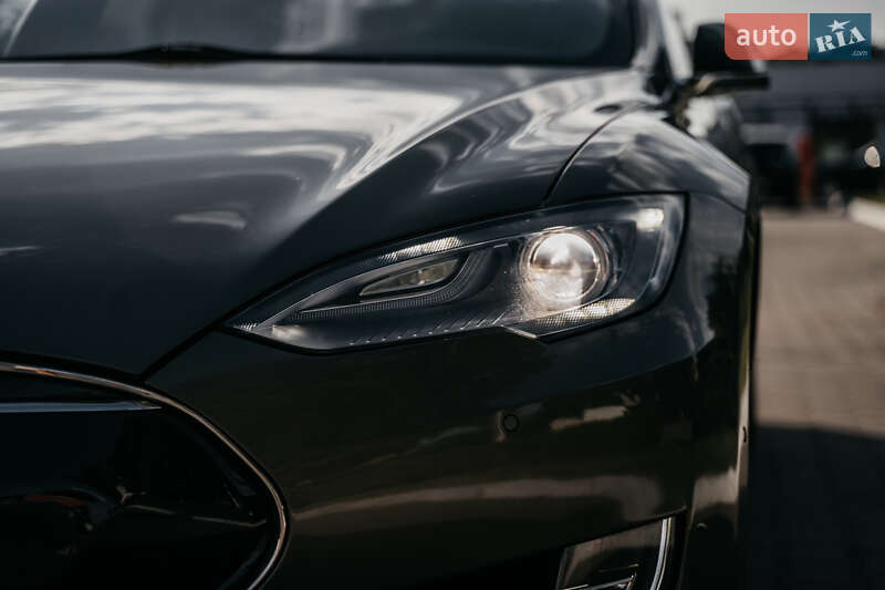 Лифтбек Tesla Model S 2015 в Одессе