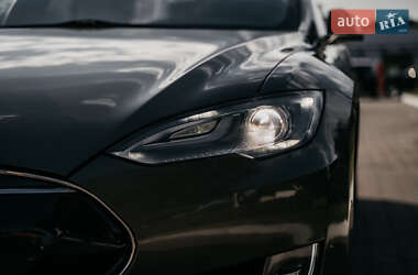 Ліфтбек Tesla Model S 2015 в 
