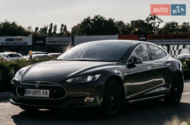 Ліфтбек Tesla Model S 2015 в 