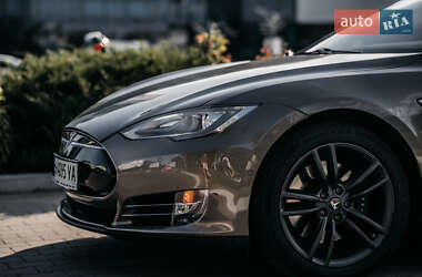 Ліфтбек Tesla Model S 2015 в 