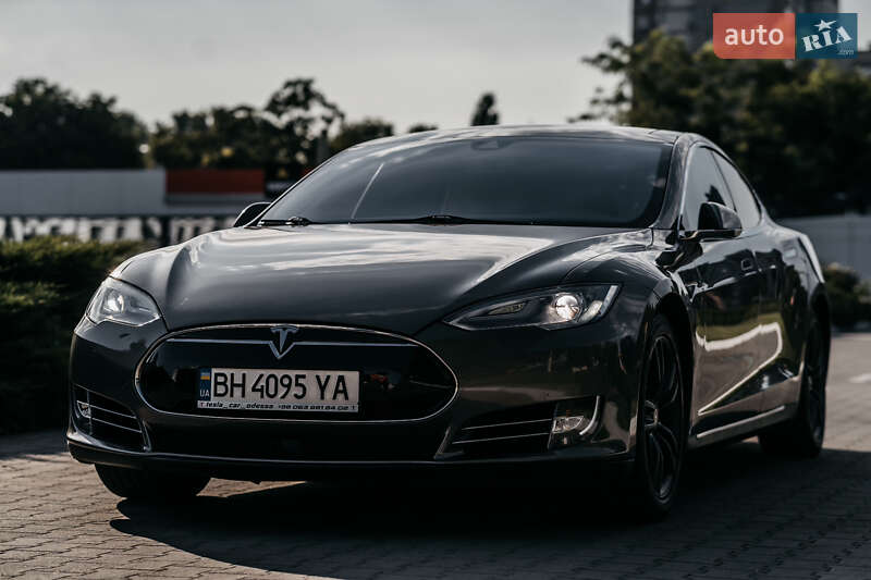 Лифтбек Tesla Model S 2015 в Одессе