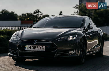 Ліфтбек Tesla Model S 2015 в 