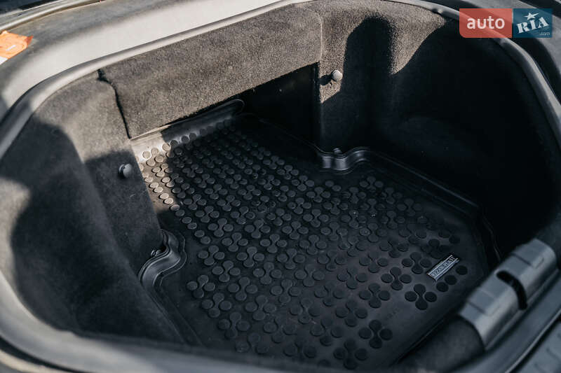 Лифтбек Tesla Model S 2015 в Одессе