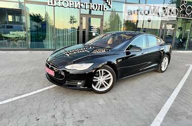 Ліфтбек Tesla Model S 2015 в Рівному