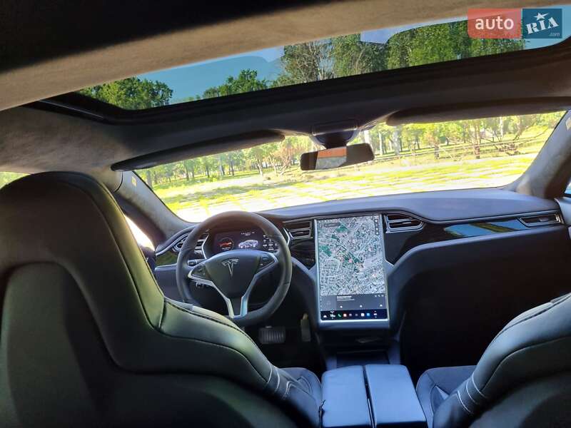 Лифтбек Tesla Model S 2016 в Харькове