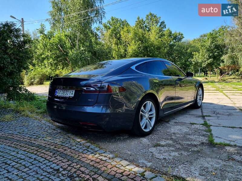 Лифтбек Tesla Model S 2016 в Харькове