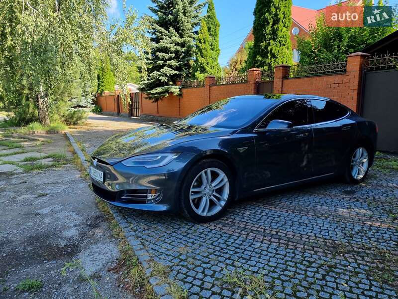 Лифтбек Tesla Model S 2016 в Харькове