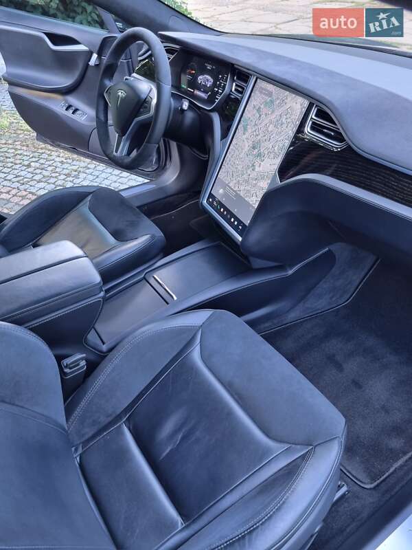 Лифтбек Tesla Model S 2016 в Харькове