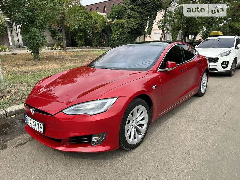 Лифтбек Tesla Model S 2019 в Николаеве