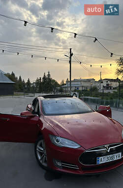 Лифтбек Tesla Model S 2013 в 