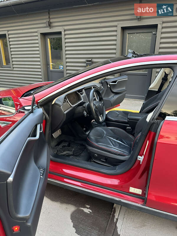 Ліфтбек Tesla Model S 2013 в Тлумачі
