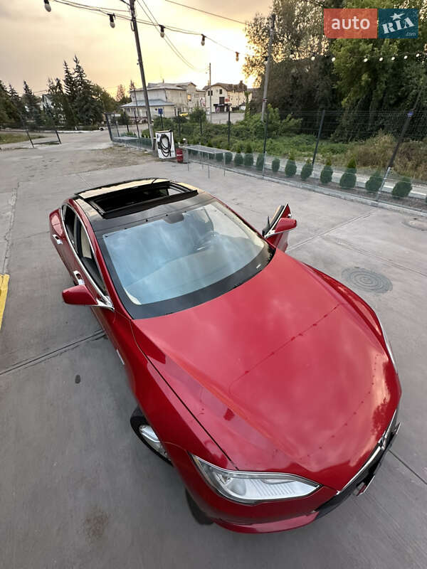 Ліфтбек Tesla Model S 2013 в Тлумачі