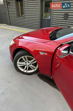 Лифтбек Tesla Model S 2013 в 