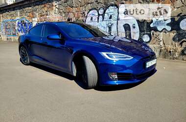 Лифтбек Tesla Model S 2018 в Днепре