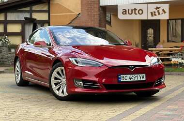 Ліфтбек Tesla Model S 2017 в Львові