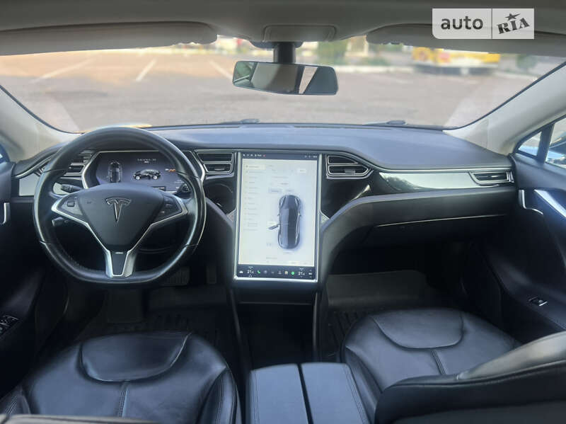 Ліфтбек Tesla Model S 2013 в Дубні фото 30 Ліфтбек Tesla Model S 2013 в Дубні