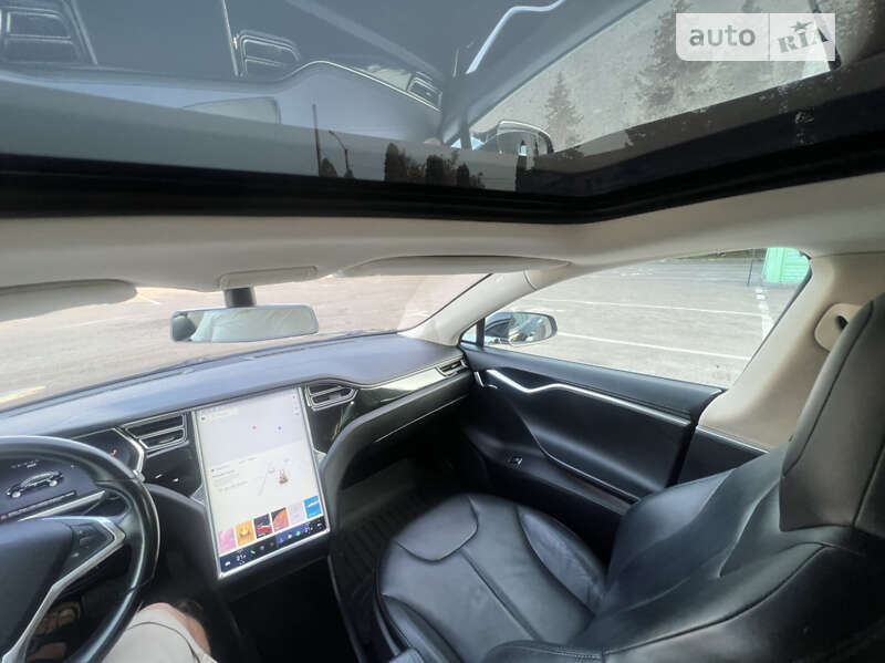 Ліфтбек Tesla Model S 2013 в Дубні фото 37 Ліфтбек Tesla Model S 2013 в Дубні