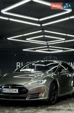 Лифтбек Tesla Model S 2016 в 
