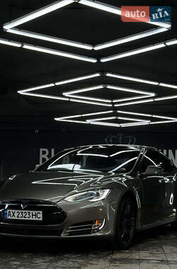 Лифтбек Tesla Model S 2016 в 