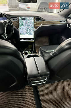 Лифтбек Tesla Model S 2016 в 