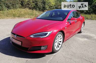 Ліфтбек Tesla Model S 2017 в Львові