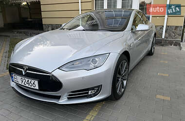 Tesla Model S 2015