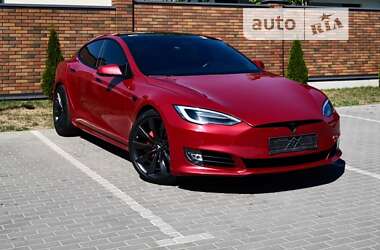 Ліфтбек Tesla Model S 2017 в Чернівцях