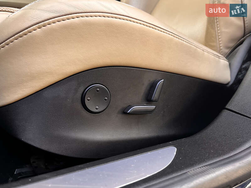 Ліфтбек Tesla Model S 2016 в Львові