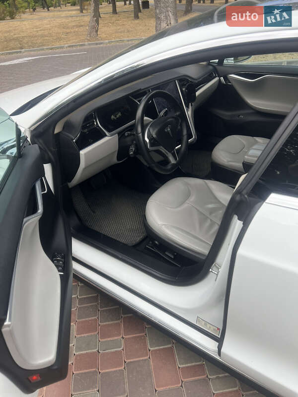 Лифтбек Tesla Model S 2012 в Кропивницком