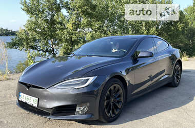 Лифтбек Tesla Model S 2018 в Днепре