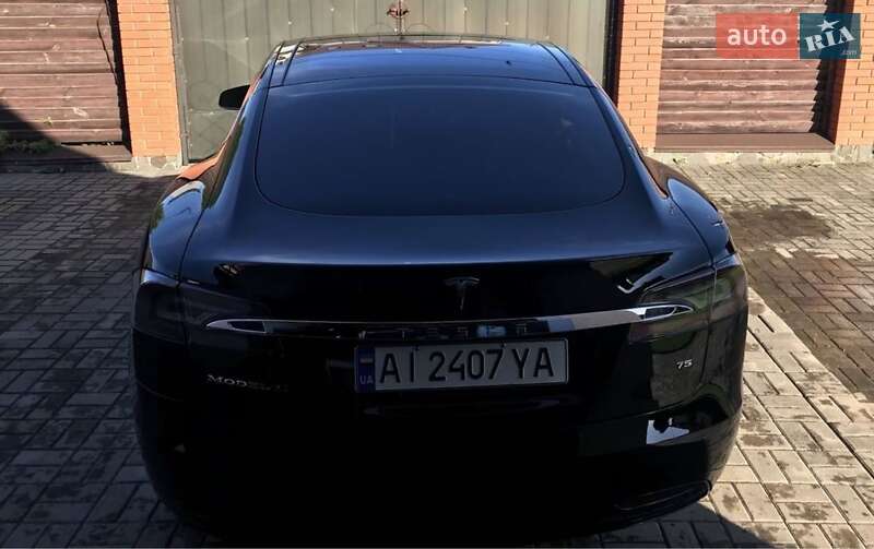 Лифтбек Tesla Model S 2016 в Борисполе