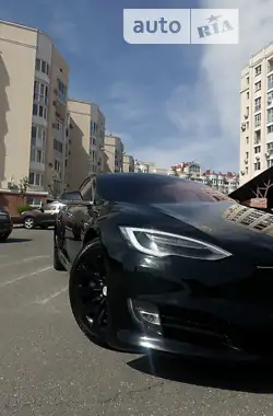 Tesla Model S 2018