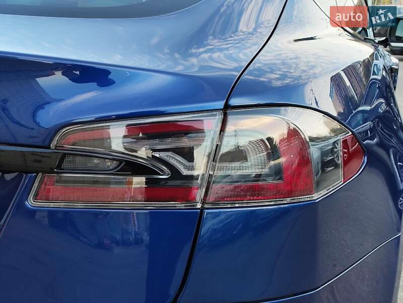 Лифтбек Tesla Model S 2022 в Харькове