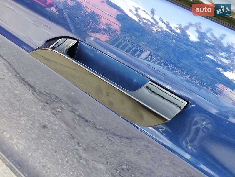 Лифтбек Tesla Model S 2022 в Харькове