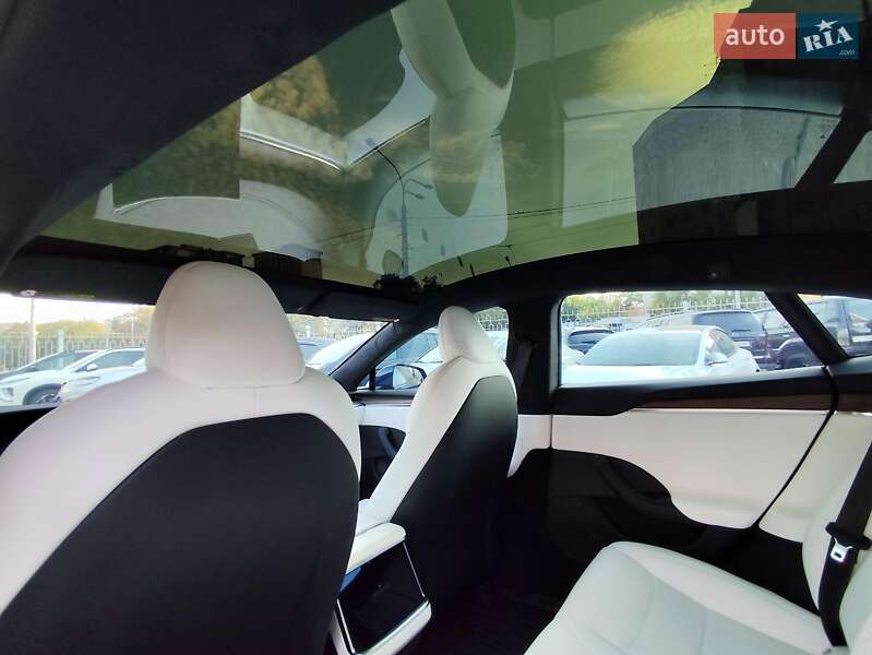 Лифтбек Tesla Model S 2022 в Харькове